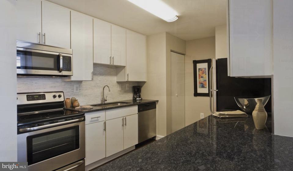 201 S 25TH STREET Unit: 1B-704