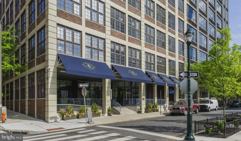 201 S 25TH STREET Unit: 1B-704