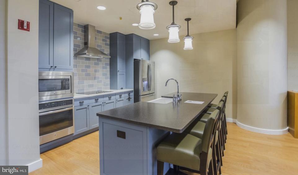 201 S 25TH STREET Unit: 1B-704