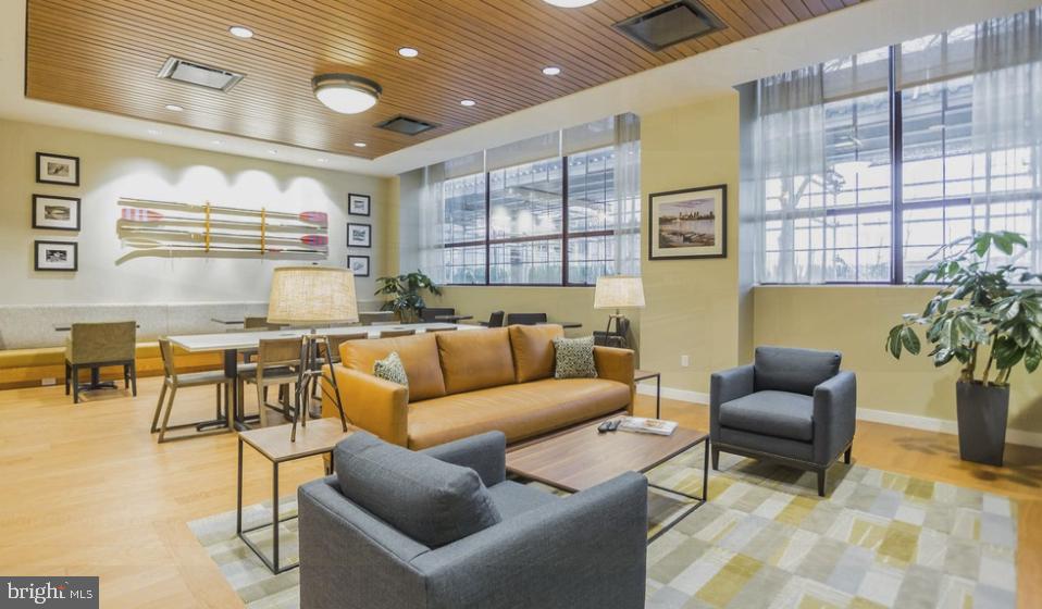 201 S 25TH STREET Unit: 1B-704