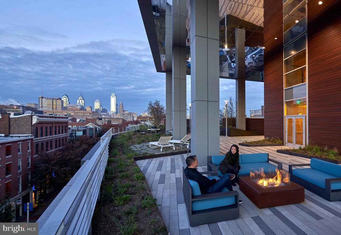 205 RACE STREET Unit: 1B-17G