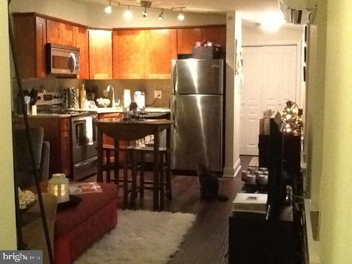 1832 GREEN STREET Unit: 3R