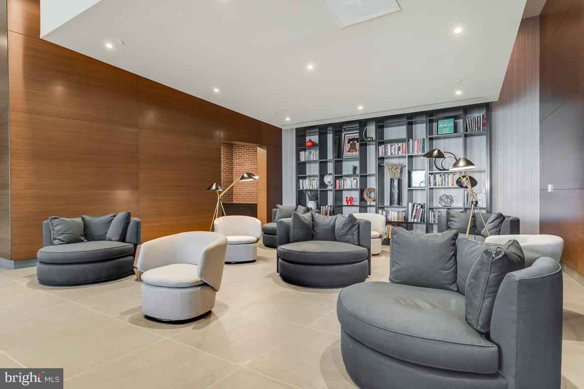 1300 FAIRMOUNT AVENUE Unit: 0B-440