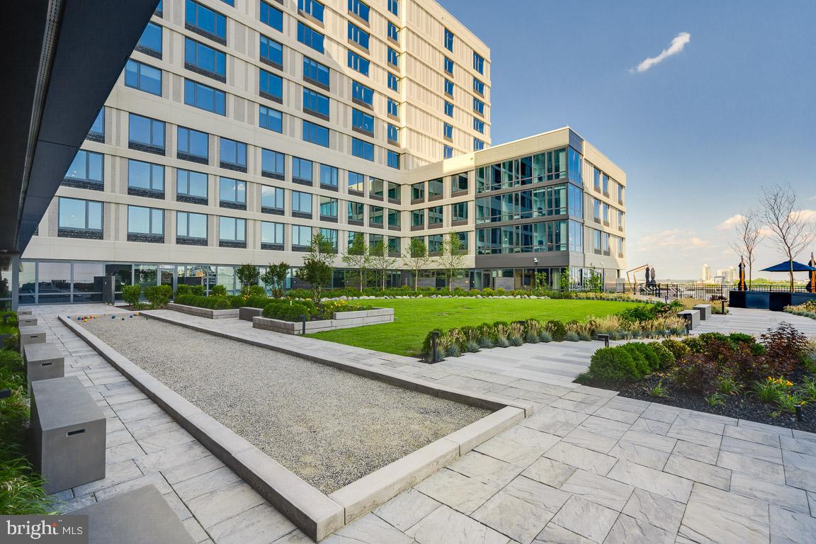 1300 FAIRMOUNT AVENUE Unit: 0B-440