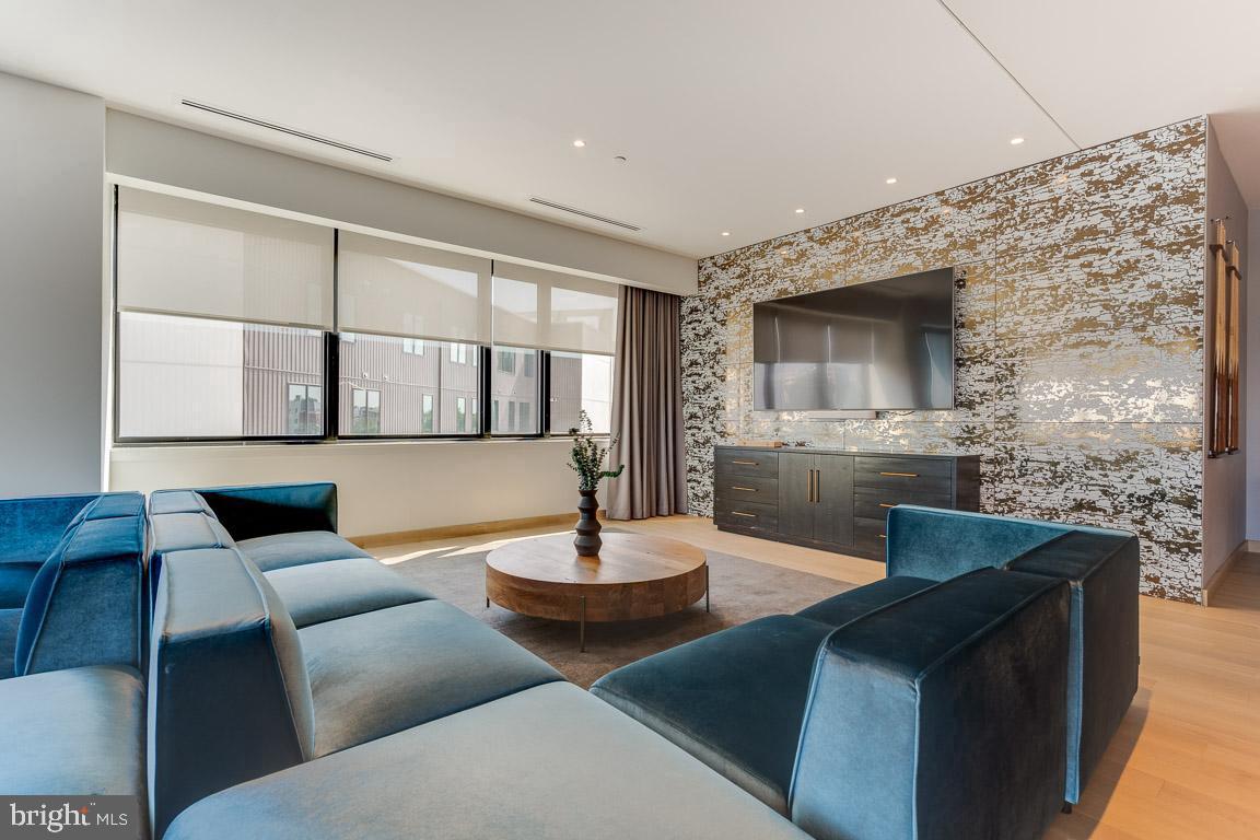 1300 FAIRMOUNT AVENUE Unit: 0B-440