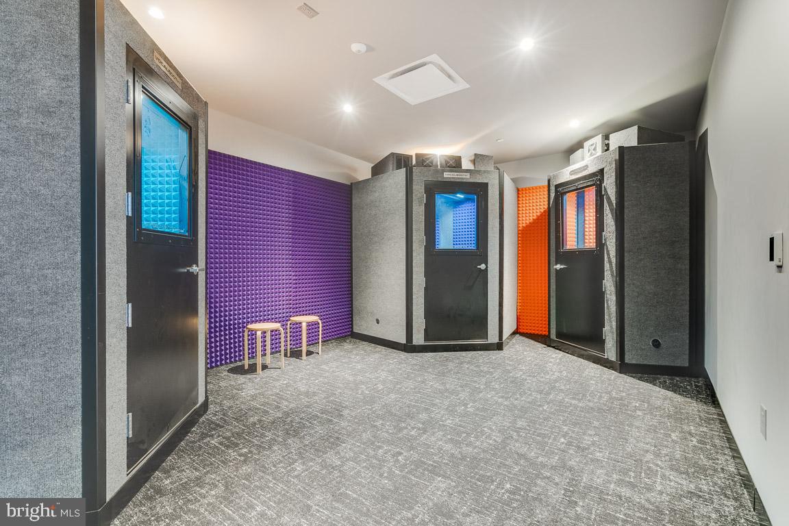 1300 FAIRMOUNT AVENUE Unit: 0B-440