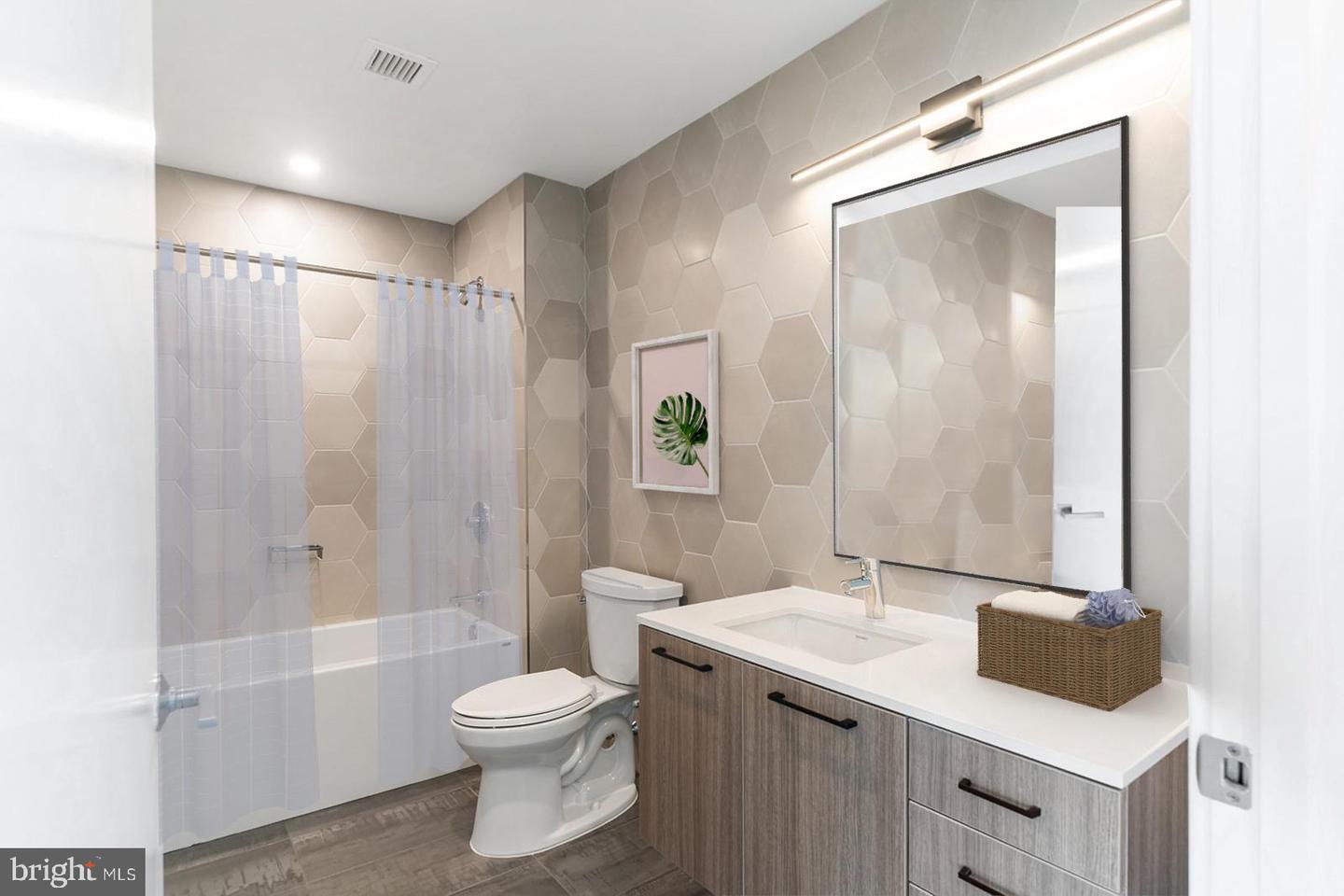 1300 FAIRMOUNT AVENUE Unit: 0B-440
