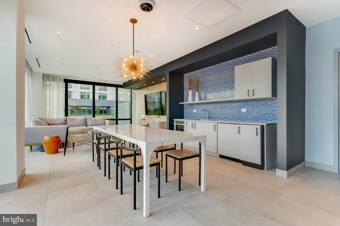 1300 FAIRMOUNT AVENUE Unit: 0B-440