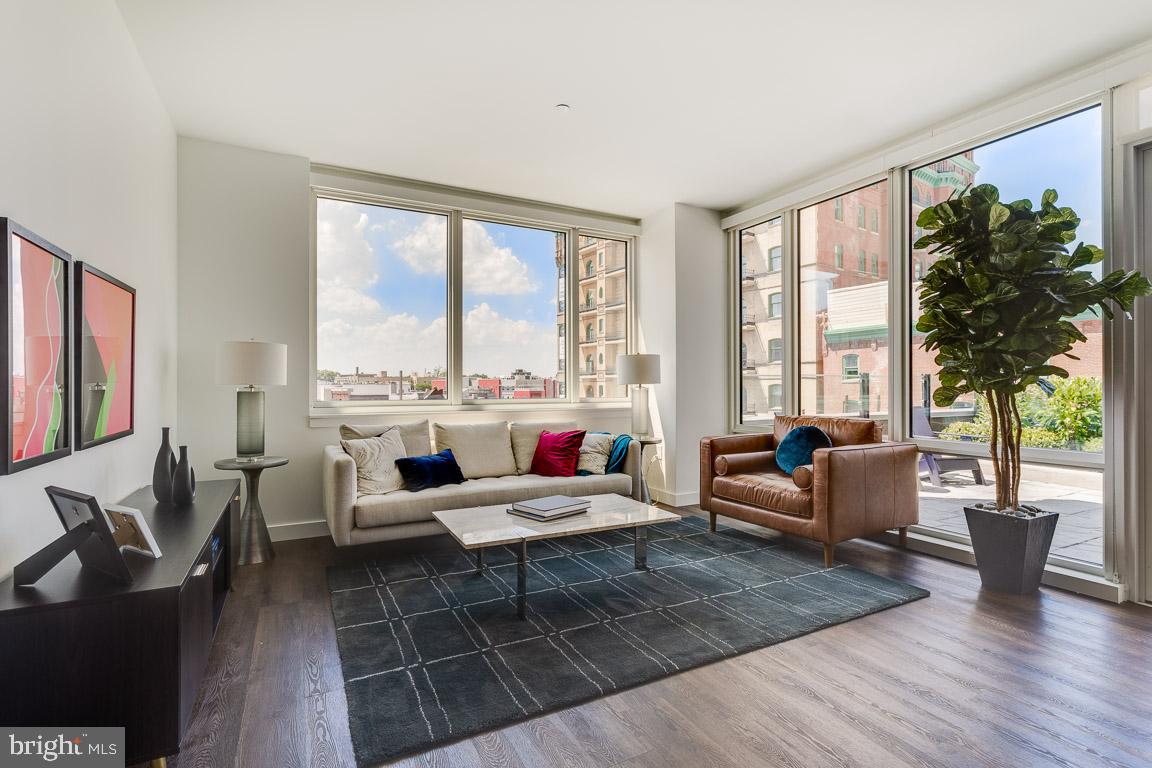 1300 FAIRMOUNT AVENUE Unit: 0B-440