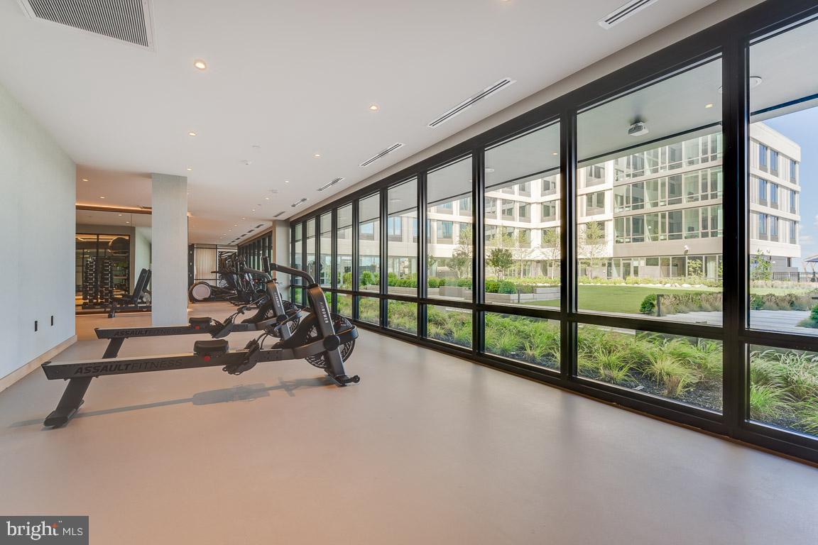 1300 FAIRMOUNT AVENUE Unit: 0B-440