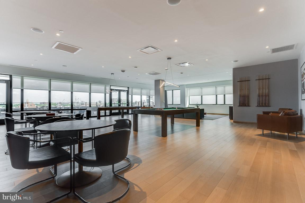 1300 FAIRMOUNT AVENUE Unit: 0B-902