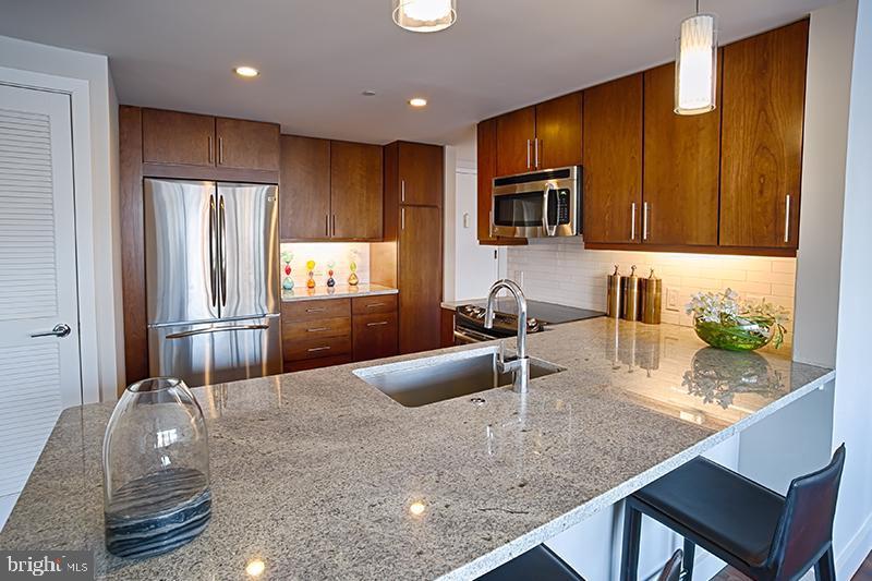 2200 BENJAMIN FRANKLIN PARKWAY Unit: 0B-N1602