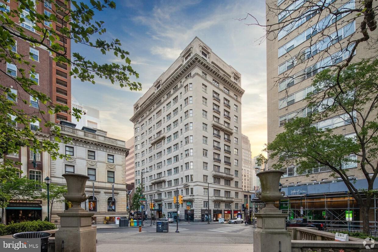 137 S 18TH STREET Unit: 1B1BAGRAND