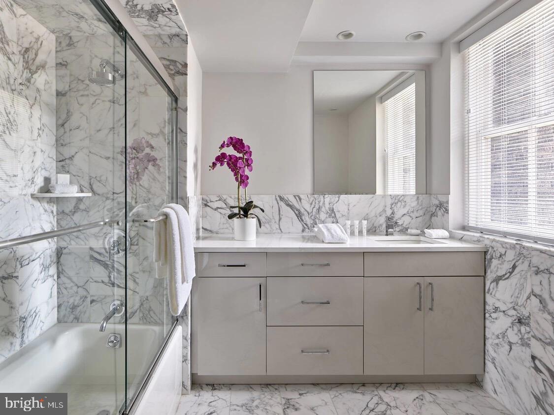 137 S 18TH STREET Unit: 1B1BAGRAND
