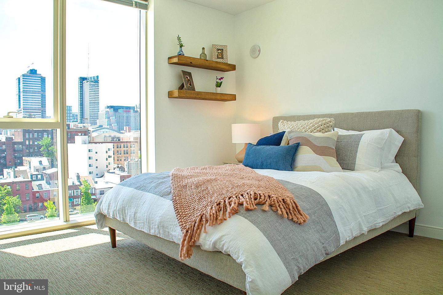 1001 VINE STREET Unit: 1B-1204