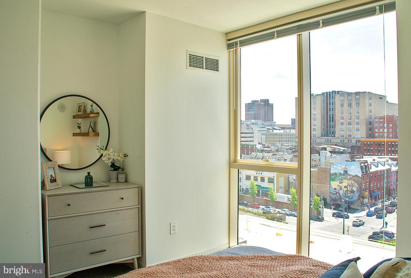 1001 VINE STREET Unit: 1B-1204