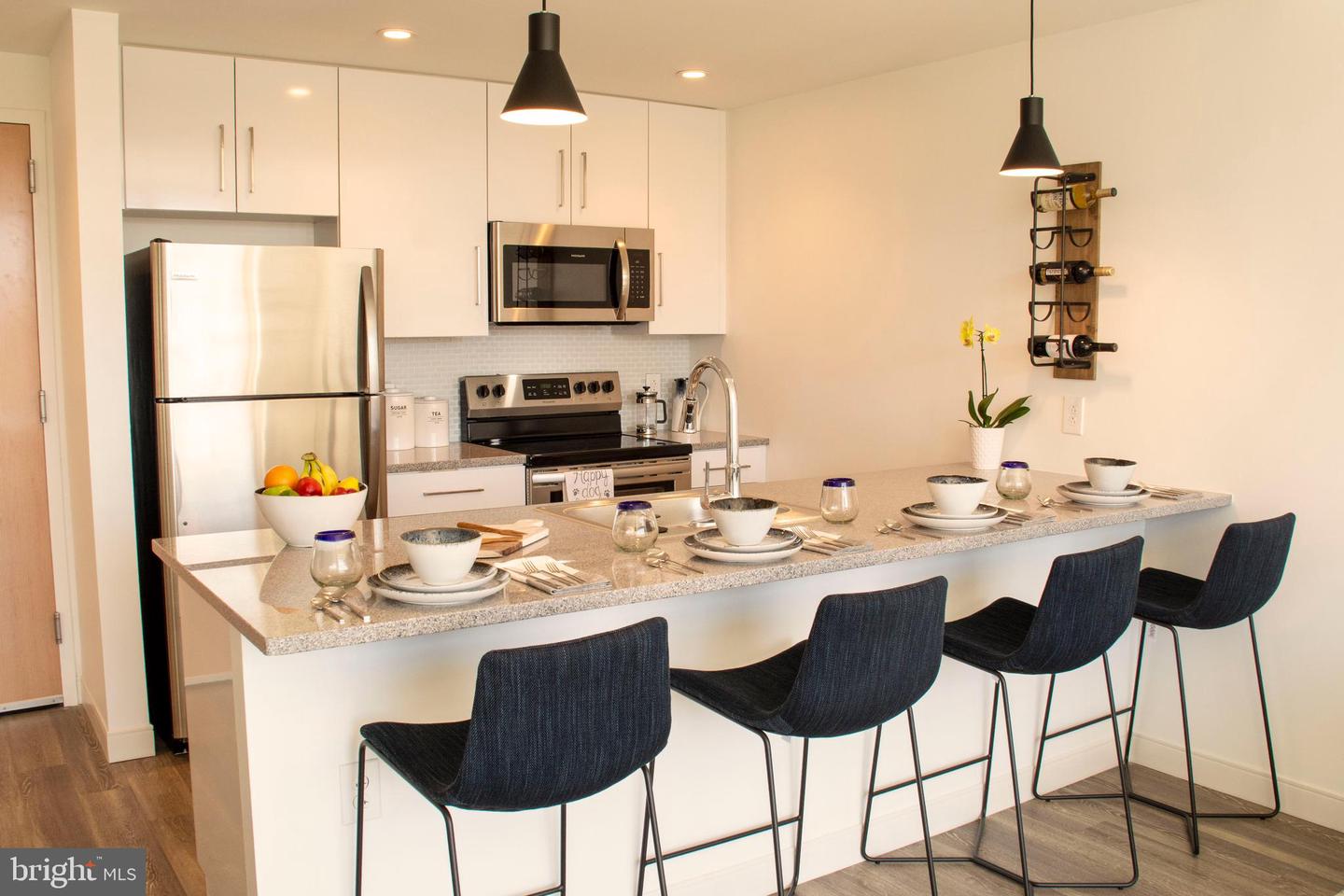 1001 VINE STREET Unit: 1B-1204