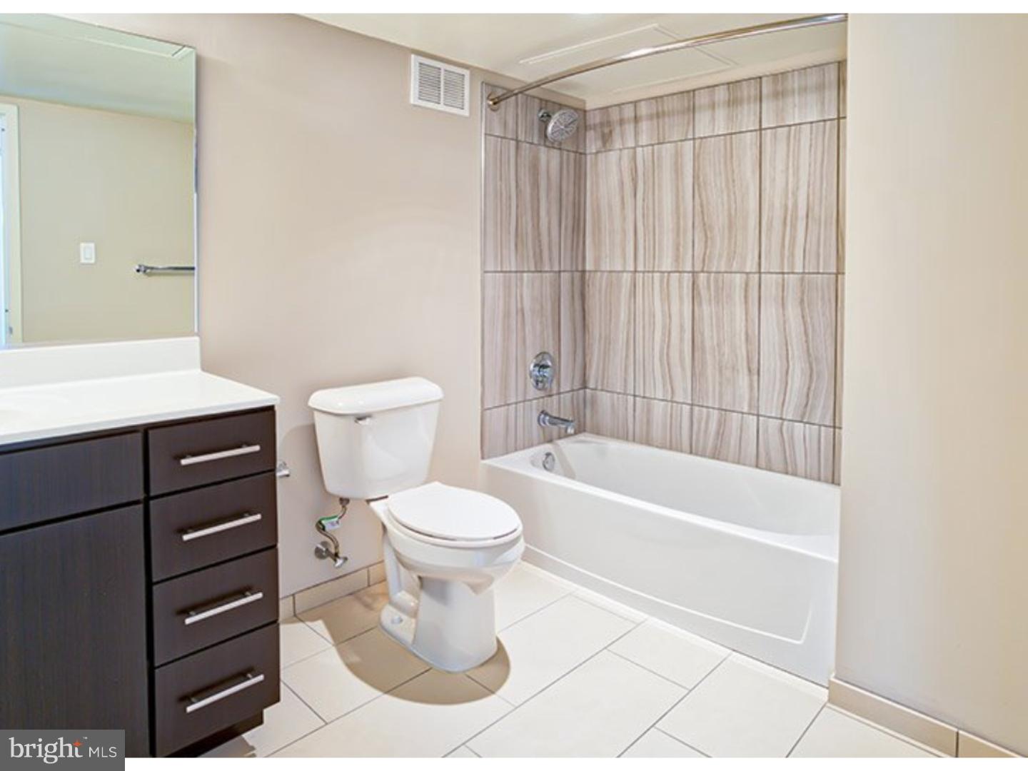 1815 JOHN F KENNEDY BOULEVARD Unit: 0B-605