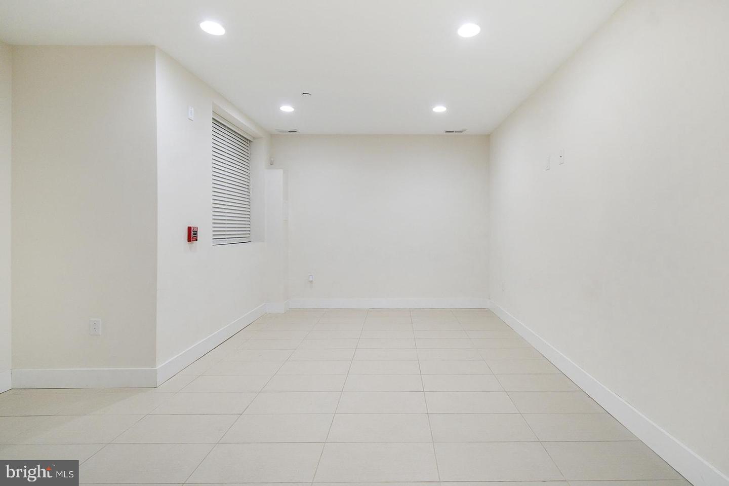 902 N 16TH STREET Unit: 1