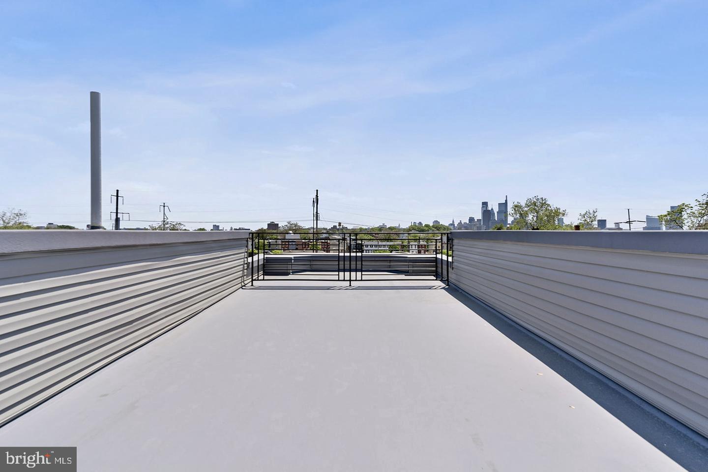 3037 W SEDGLEY AVENUE Unit: 2