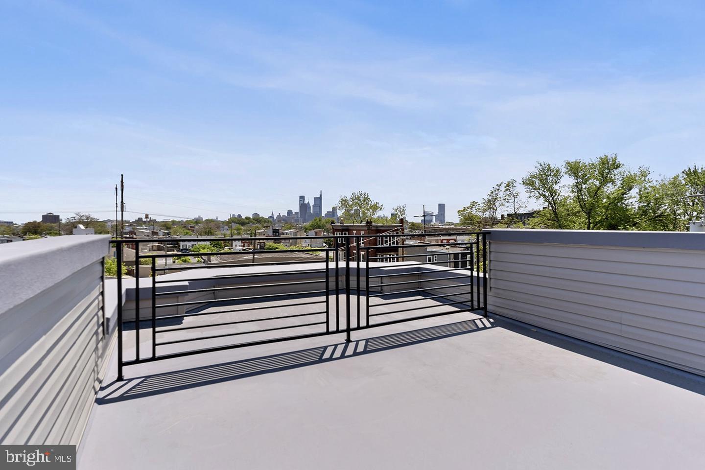 3037 W SEDGLEY AVENUE Unit: 2