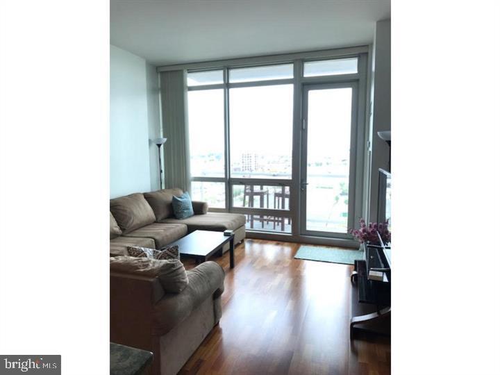 901 N PENN STREET Unit: F1209