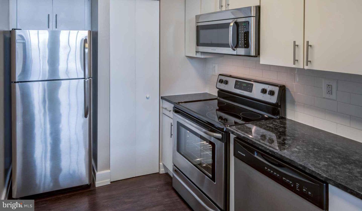 3131 WALNUT STREET Unit: 1B-413