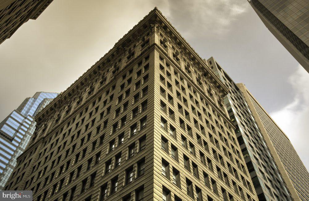 42 S 15TH STREET Unit: 1B-1606