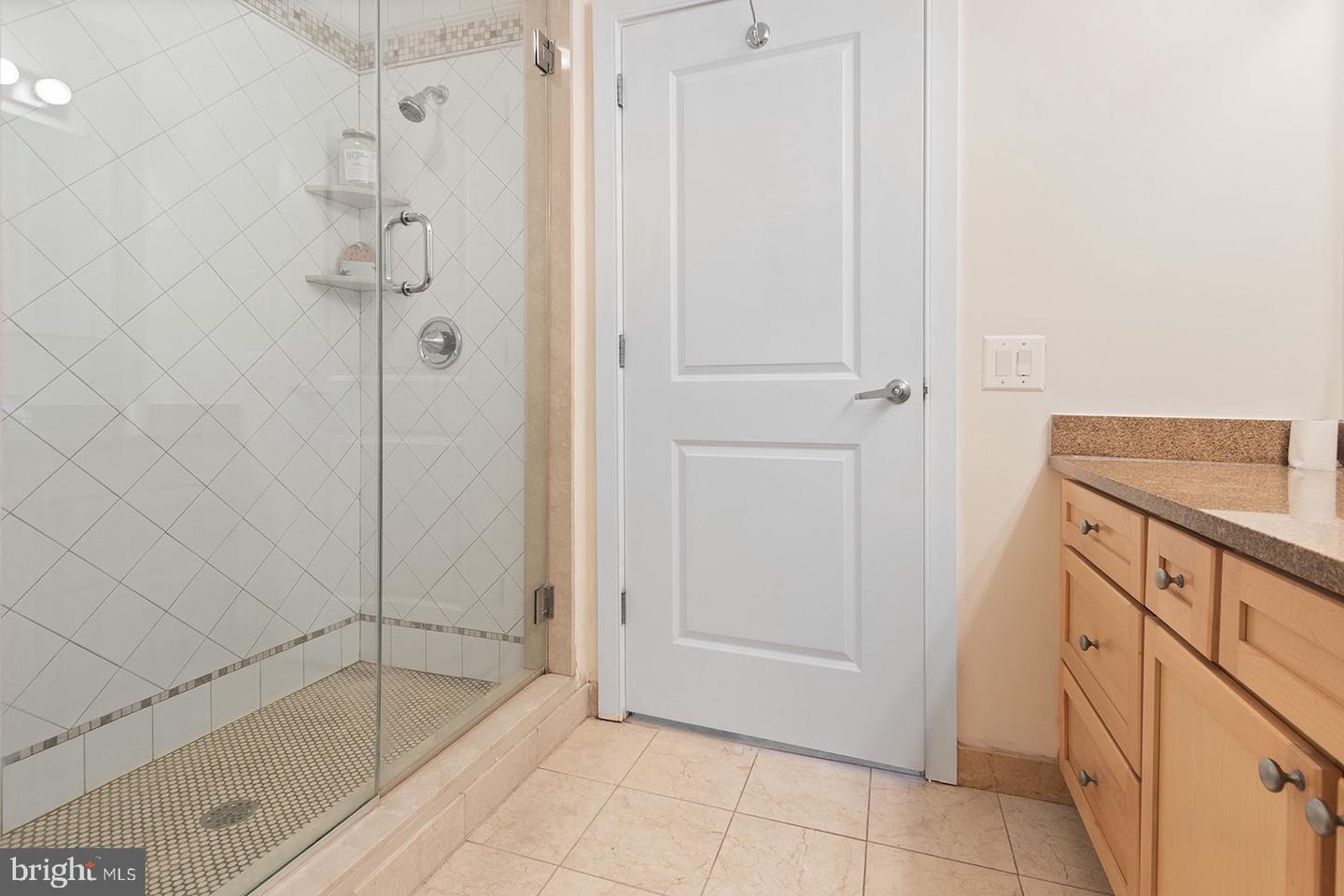 111 S 15TH STREET Unit: 1902