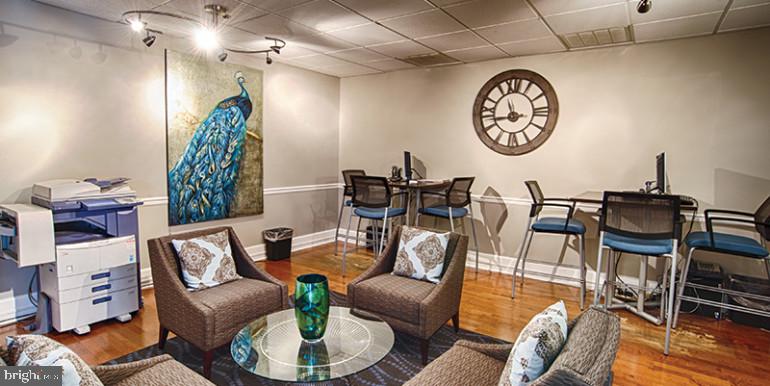 3900 CHESTNUT STREET Unit: 0B-207