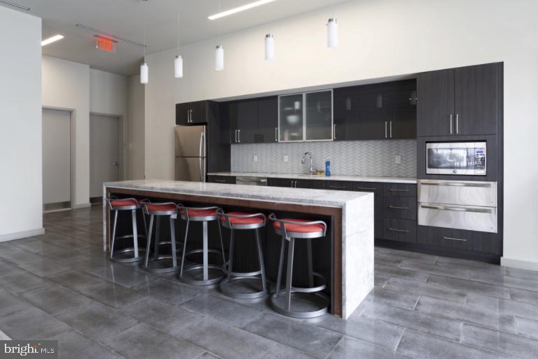 1125 SANSOM STREET Unit: 2B-304