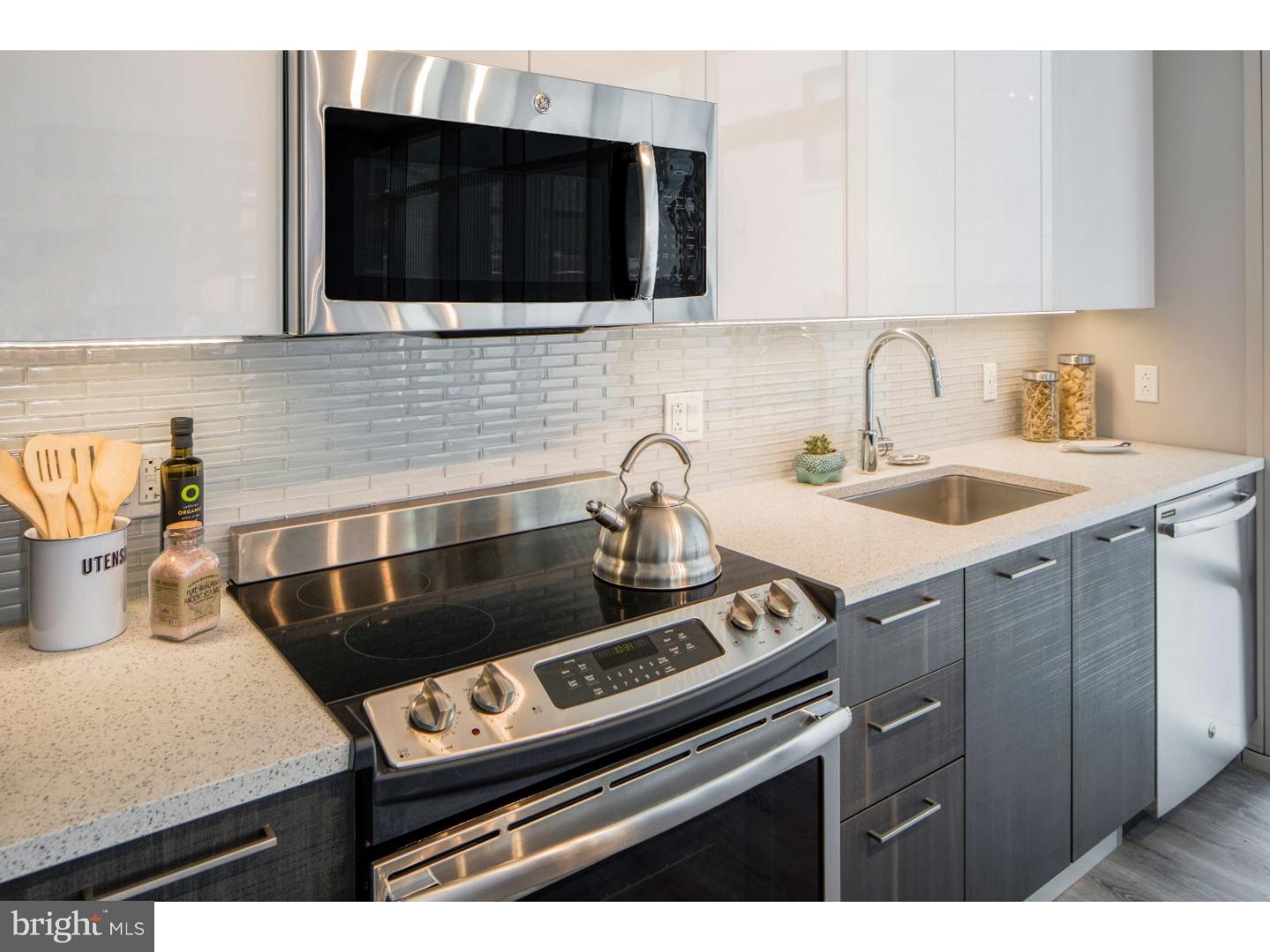 1213 WALNUT STREET Unit: 2B-0402