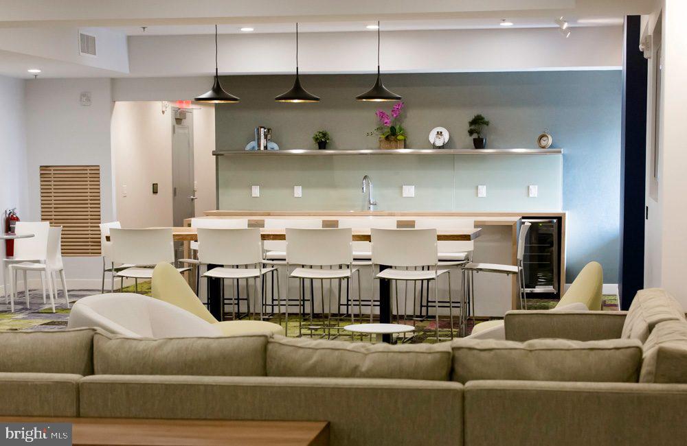 42 S 15TH STREET Unit: 0B-1011