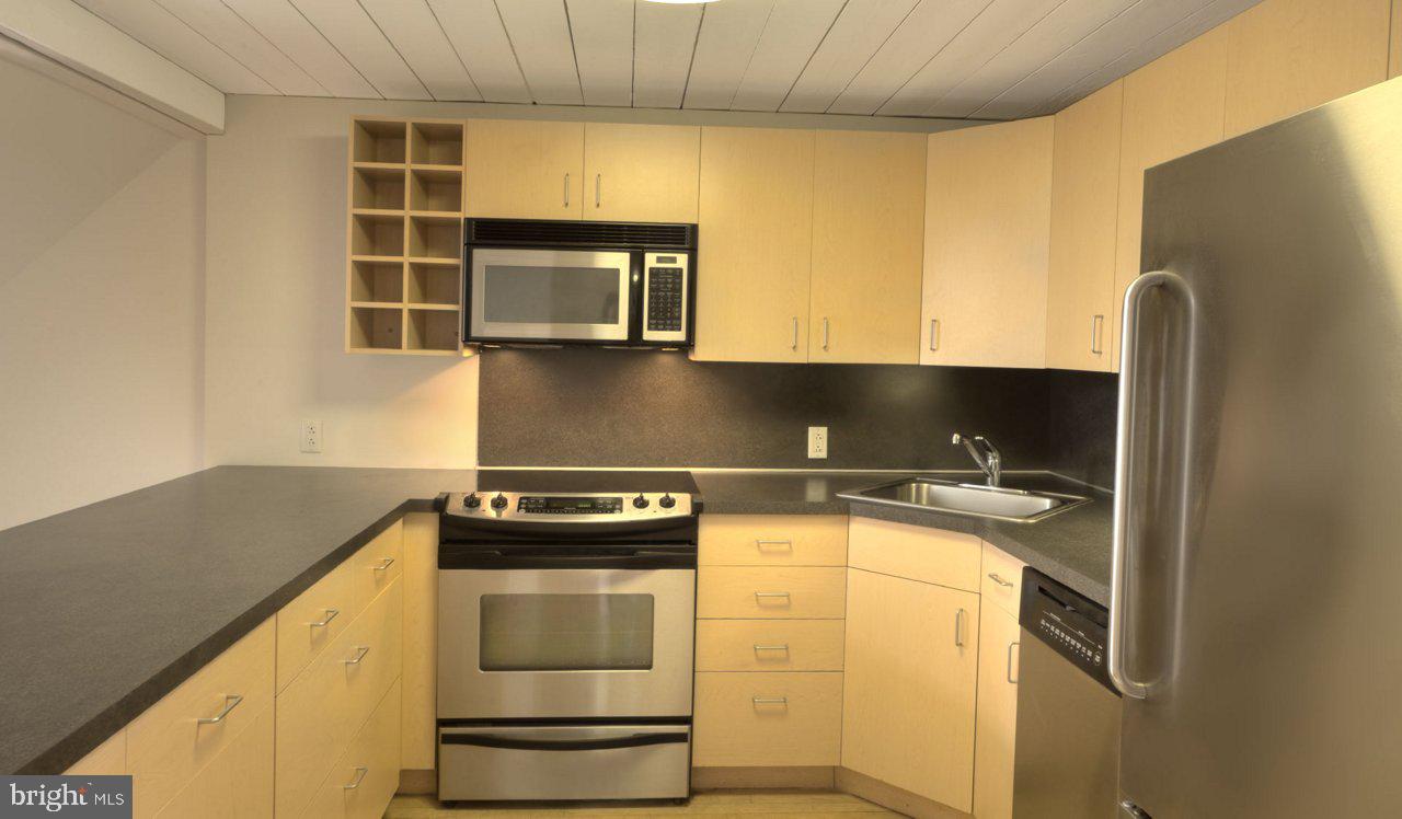 2300 WALNUT STREET Unit: 0B-516