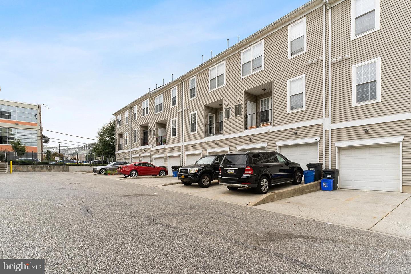 3119 W THOMPSON STREET