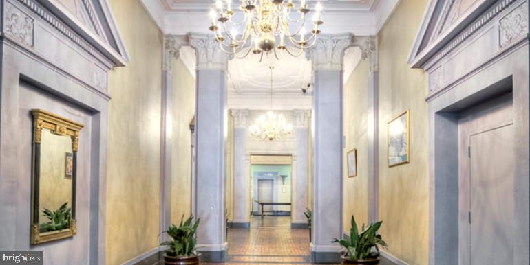 3900 CHESTNUT STREET Unit: 0B-1001