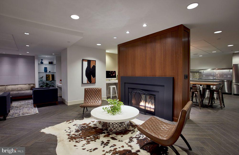 1616 WALNUT STREET Unit: 2B-0201