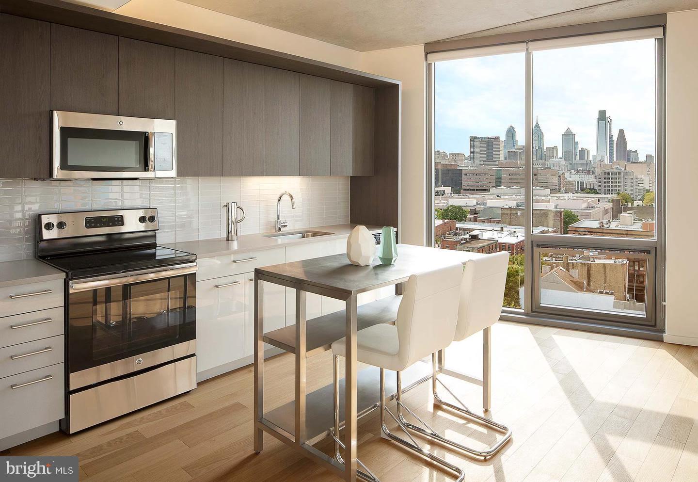 205 RACE STREET Unit: 2B-11F