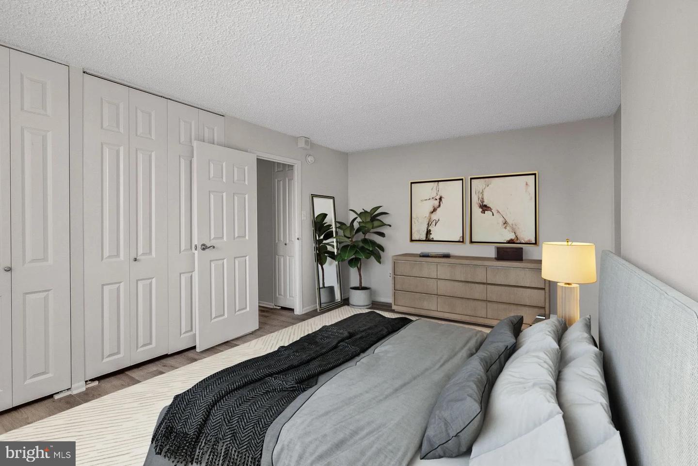 1500 LOCUST STREET Unit: 1B-3818