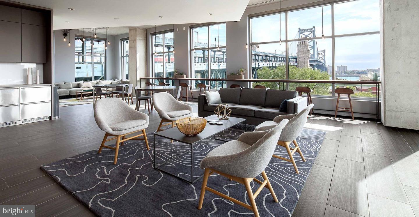 205 RACE STREET Unit: 2B-02L