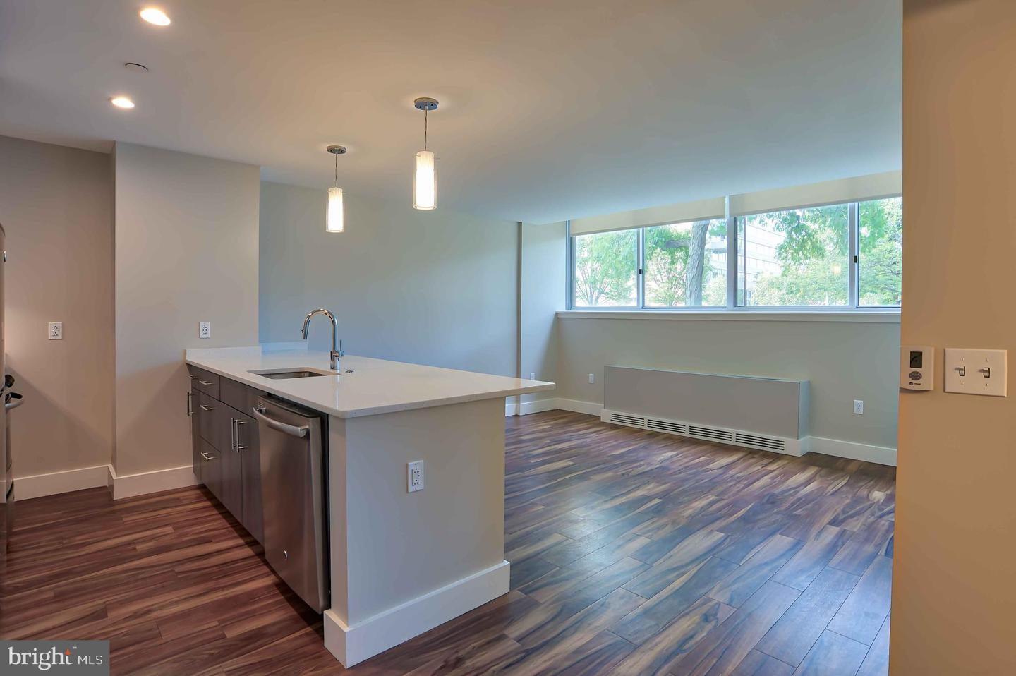 2200 BENJAMIN FRANKLIN PARKWAY Unit: 1B-S1901