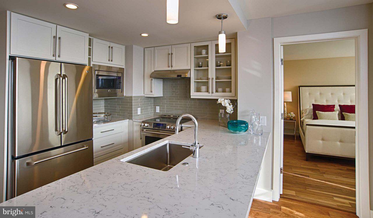 2200 BENJAMIN FRANKLIN PARKWAY Unit: 3B-W1802