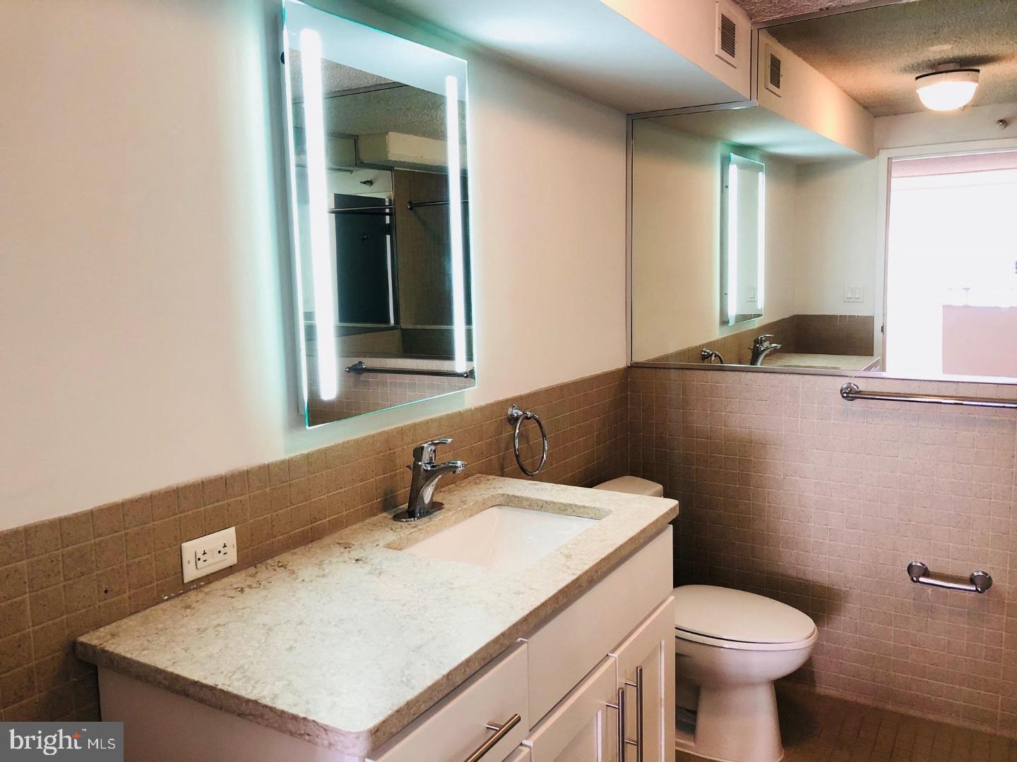 2300 WALNUT STREET Unit: 1B-231