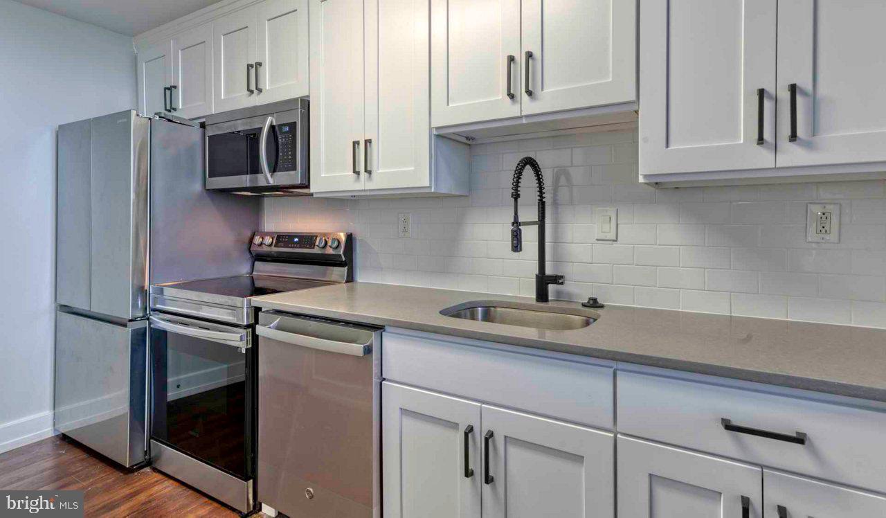 3131 WALNUT STREET Unit: 1B-301