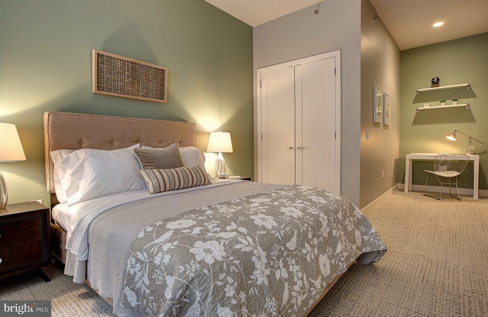 42 S 15TH STREET Unit: 1B-0201