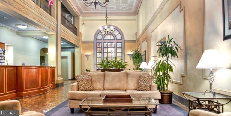 3900 CHESTNUT STREET Unit: 2B-526