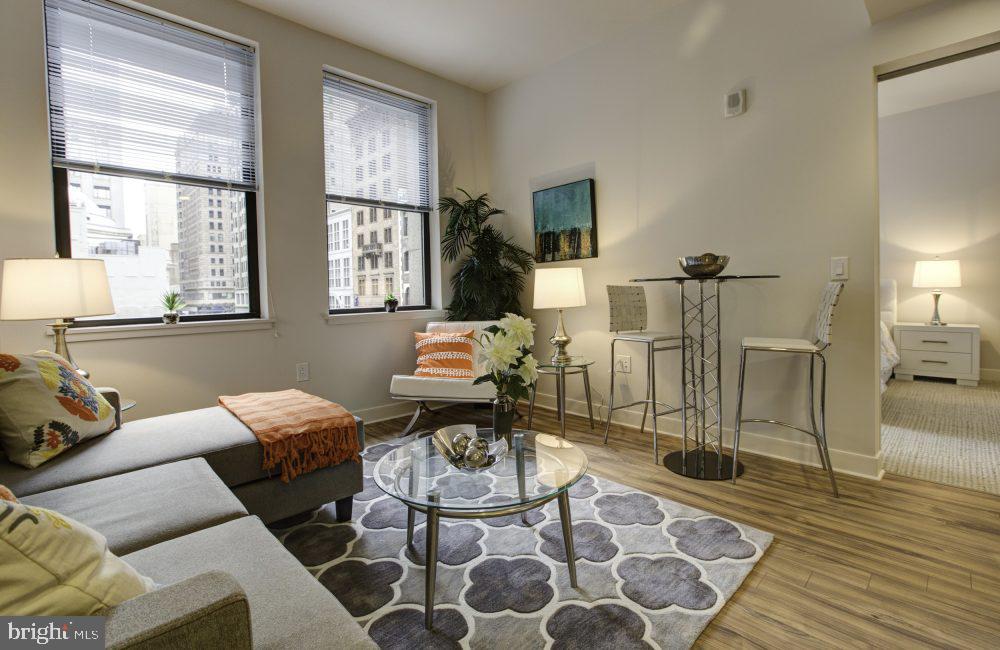 42 S 15TH STREET Unit: 1B-1303