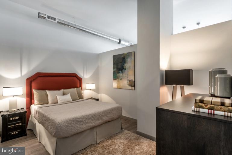1125 SANSOM STREET Unit: 1B-421