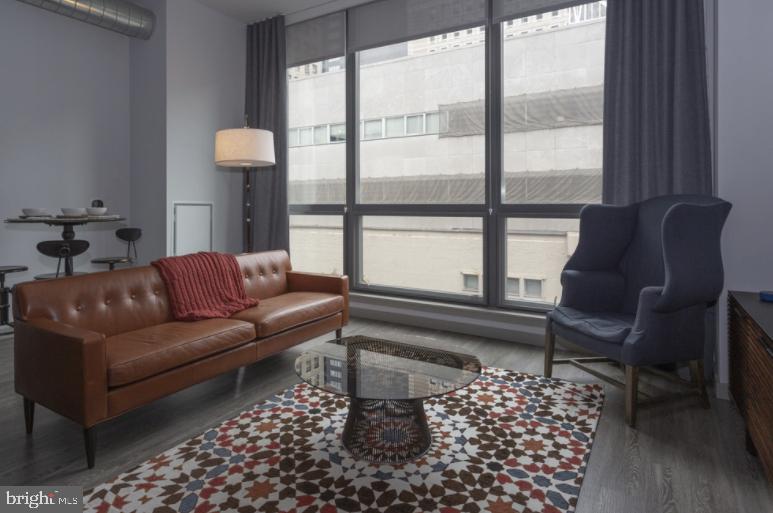 1125 SANSOM STREET Unit: 1B-421