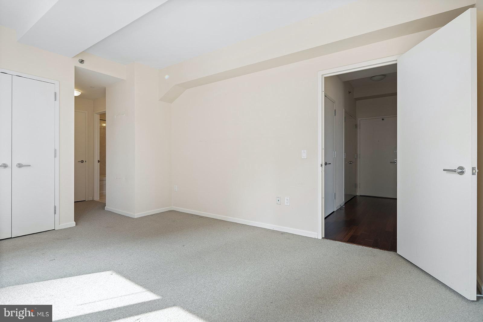 1425 LOCUST STREET Unit: 17B